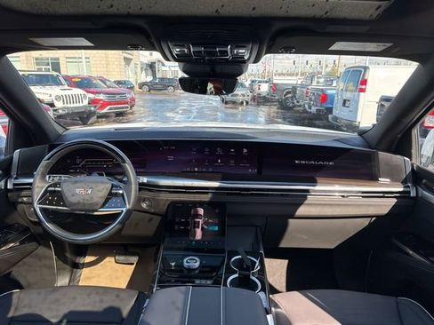 Used 2026 Cadillac Escalade Luxury w/ LPO, Radiant Package image 27