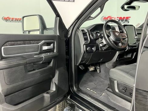 Used 2024 RAM 2500 Big Horn w/ Sport Appearance Package image 23