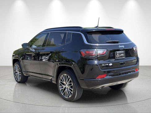 Used 2023 Jeep Compass Limited w/ Elite Group AWD/4WD image 3
