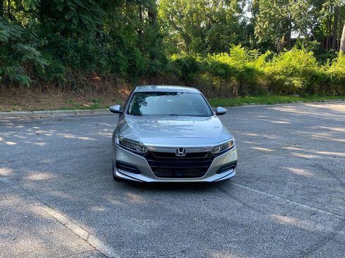 Used 2018 Honda Accord LX image 2