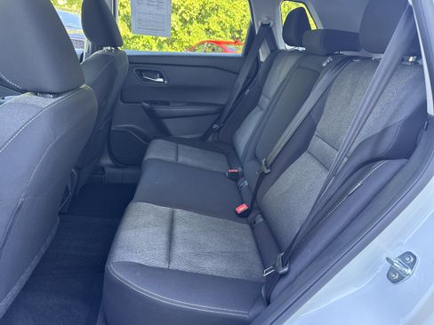 Used 2024 Nissan Rogue SV FWD image 9