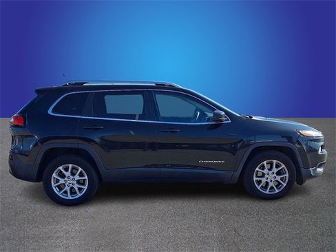 Used 2015 Jeep Cherokee Latitude w/ Cold Weather Group image 3