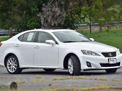 Used 2013 Lexus IS 250 AWD w/ Luxury Plus Pkg Value Edition image 4
