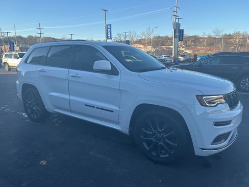 Used 2018 Jeep Grand Cherokee High Altitude image 3