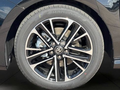 New 2026 Toyota Camry XLE FWD image 32