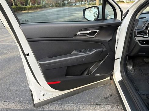 Certified 2025 Kia Sportage LX image 20