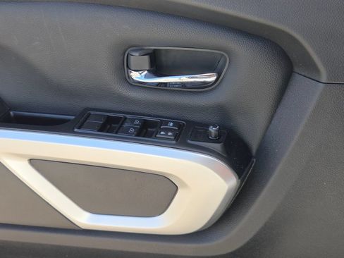 Used 2024 Nissan Titan SV w/ SV Convenience Package RWD image 28