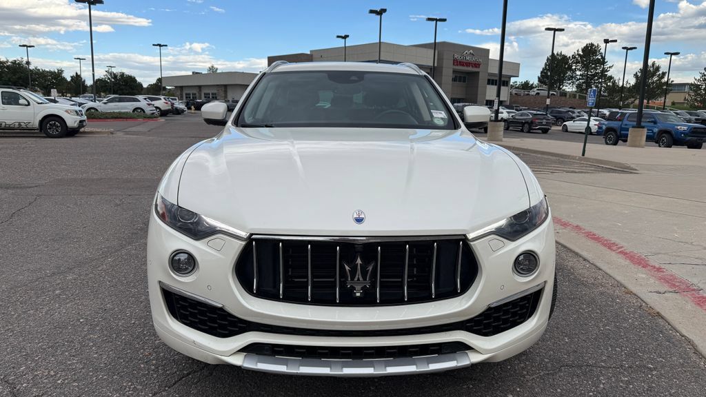 Used 2019 Maserati Levante GranLusso AWD/4WD image 3