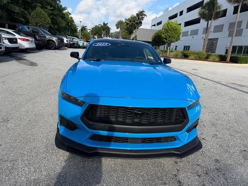 Used 2025 Ford Mustang Coupe RWD image 2