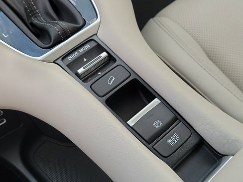 Certified 2024 Honda HR-V EX-L image 29