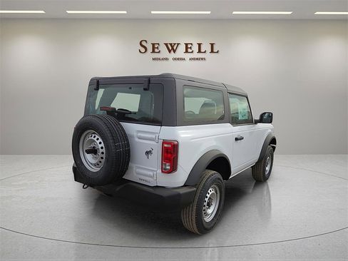New 2025 Ford Bronco 2-Door image 4