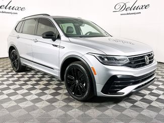 Used 2022 Volkswagen Tiguan SE R-Line image 1