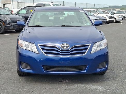 Used 2010 Toyota Camry FWD image 2