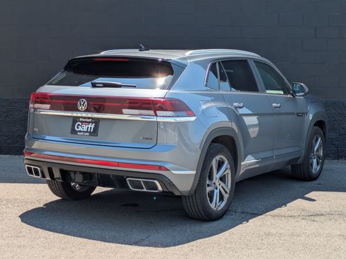 Used 2024 Volkswagen Atlas Cross Sport SEL R-Line AWD/4WD image 5