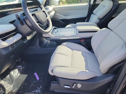 New 2026 Lincoln Navigator Reserve image 13