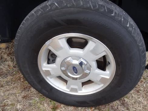 Used 2014 Ford F150 XLT w/ Equipment Group 301A Mid image 17