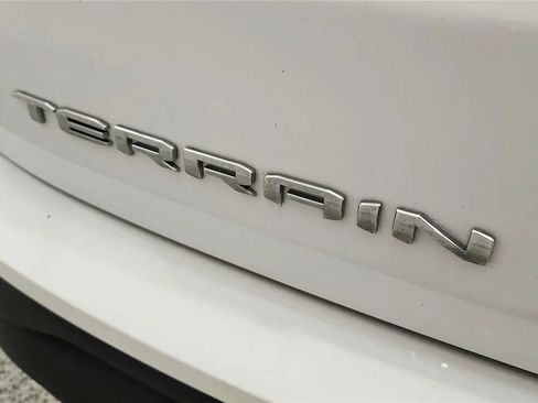 Used 2023 GMC Terrain SLE AWD/4WD image 18