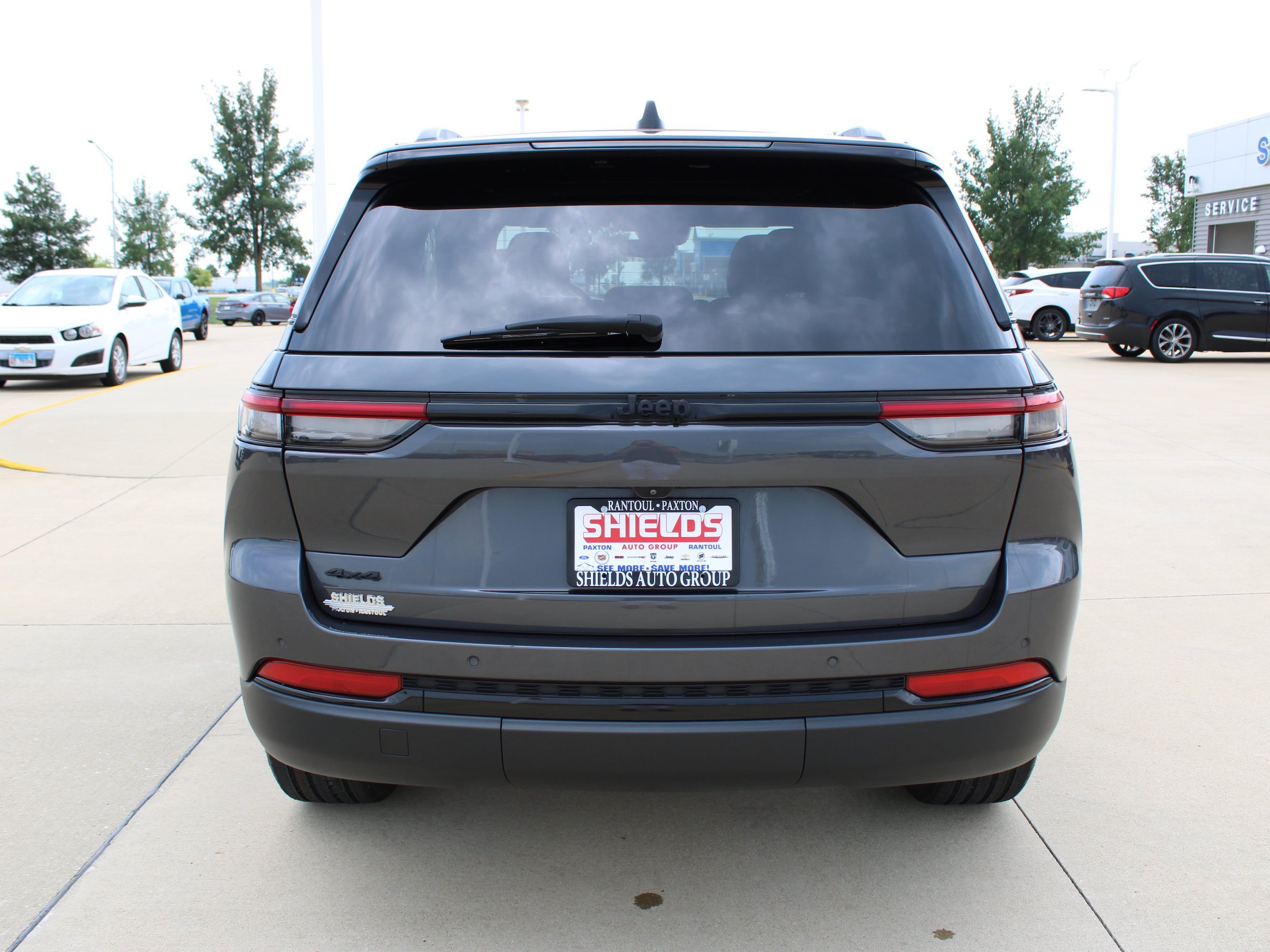 Used 2023 Jeep Grand Cherokee Altitude AWD/4WD image 5