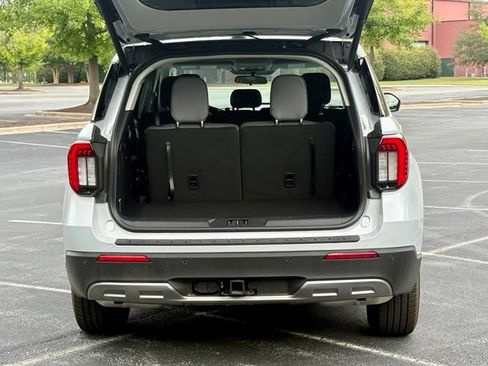 Used 2026 Ford Explorer Active w/ Active Comfort Package RWD image 17