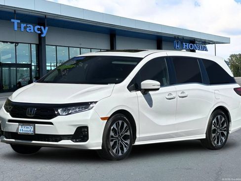 Certified 2026 Honda Odyssey Elite image 14