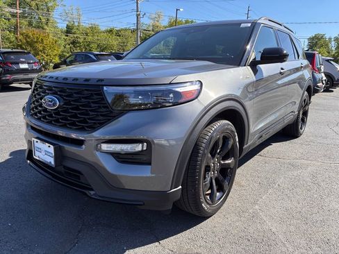 Used 2023 Ford Explorer ST-Line w/ Class IV Trailer Tow Package AWD/4WD image 3