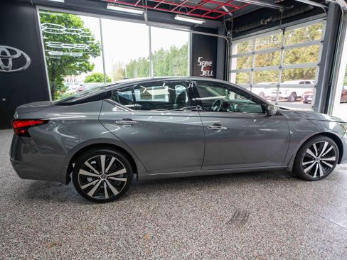 Used 2020 Nissan Altima 2.5 Platinum AWD/4WD image 4