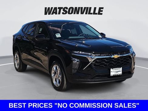 New 2026 Chevrolet Trax LS w/ LS Convenience Package FWD image 1