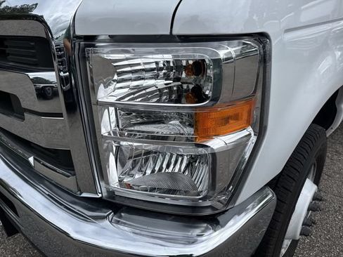 New 2027 Ford E-350 and Econoline 350 Super Duty w/ Power Equipment Group RWD image 11
