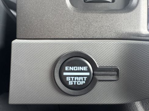 Used 2024 Ford Bronco Everglades image 30