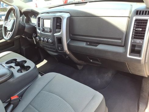 Used 2022 RAM 1500 Classic SLT AWD/4WD image 11