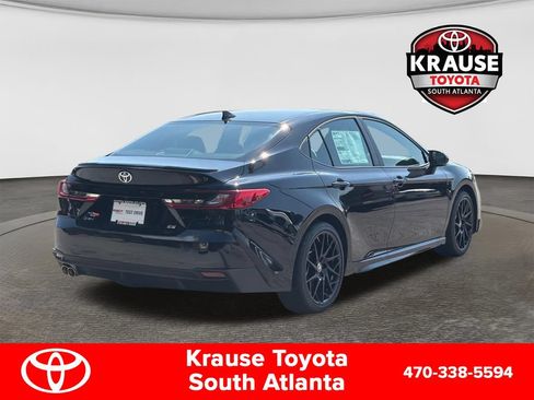 New 2026 Toyota Camry Hybrid FWD image 7