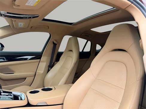 Used 2018 Porsche Panamera 4 image 29