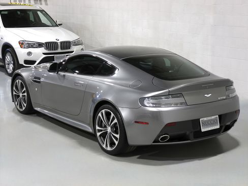 Used 2012 Aston Martin V12 Vantage Coupe image 29