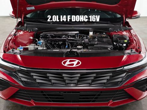 Used 2025 Hyundai Elantra Limited image 3