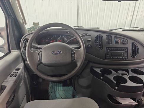 Used 2006 Ford E-350 and Econoline 350 XLT image 25