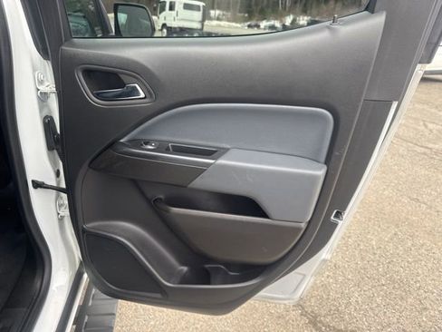 Used 2022 Chevrolet Colorado Z71 w/ Safety Package image 31