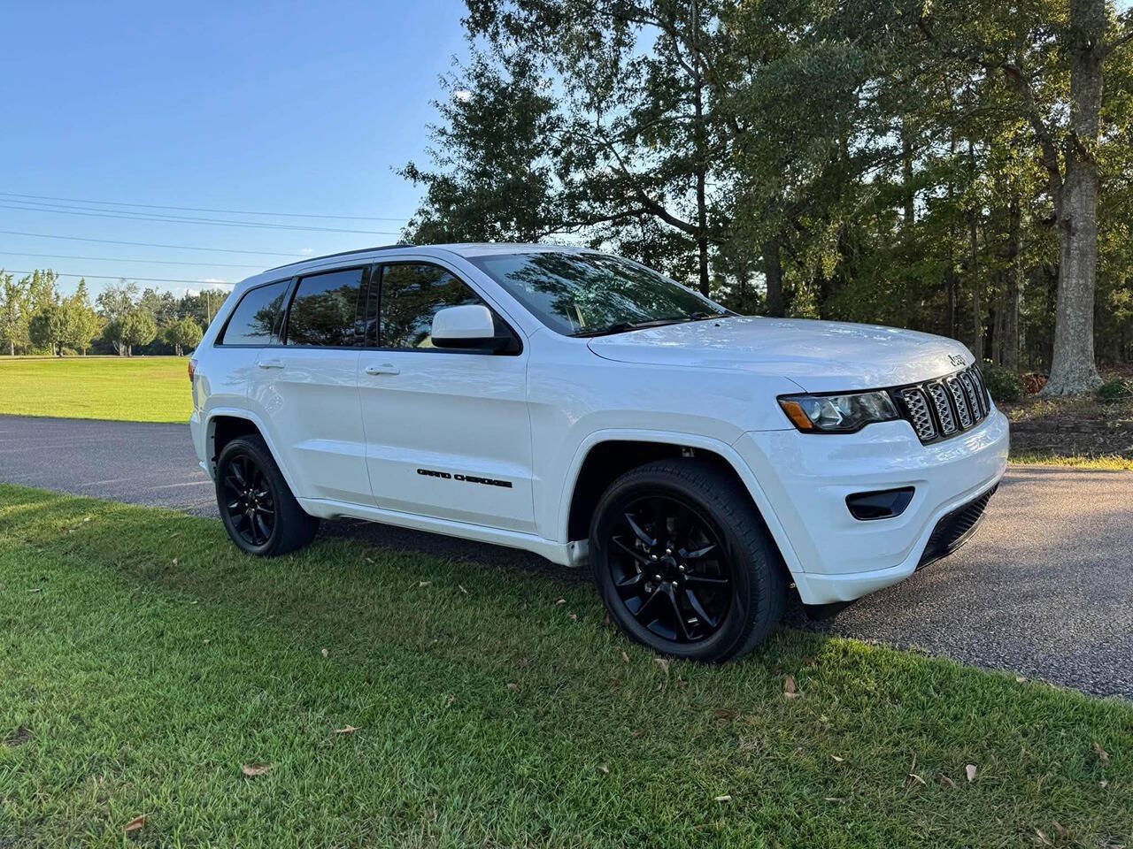 Used 2021 Jeep Grand Cherokee Laredo X RWD image 12