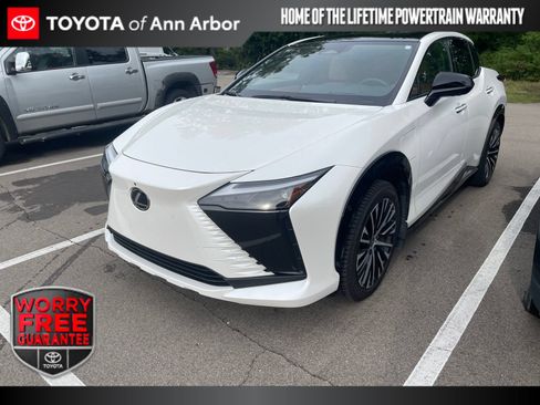 Used 2024 Lexus RZ 300e Premium w/ Accessory Package (2T) FWD image 1