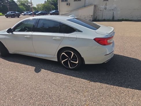 Used 2019 Honda Accord Sport image 11