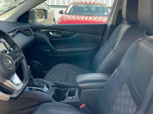 Used 2022 Nissan Rogue Sport SV w/ Technology Package AWD/4WD image 25