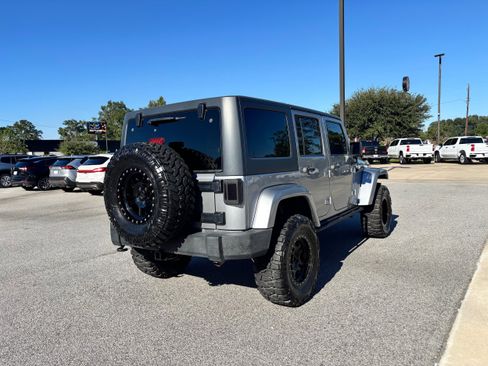Used 2013 Jeep Wrangler Unlimited Sahara w/ Trailer Tow Group AWD/4WD image 5