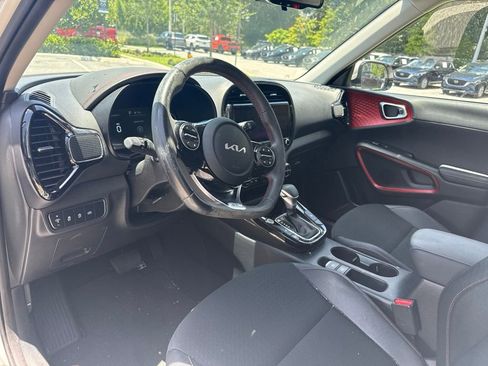 Used 2023 Kia Soul GT-Line w/ GT-Line Technology Package FWD image 11