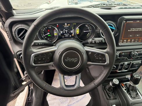 Used 2023 Jeep Wrangler Unlimited Sahara image 18