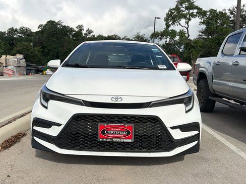 Certified 2025 Toyota Corolla SE w/ SE Premium Package FWD image 2