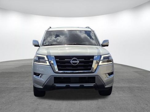 Used 2021 Nissan Armada SL w/ Captain's Chairs Package RWD image 2
