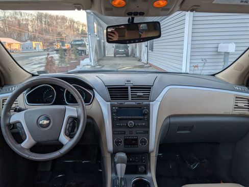 Used 2009 Chevrolet Traverse LT image 5