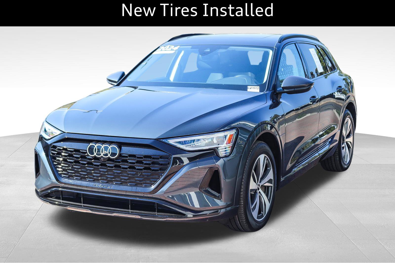 Certified 2024 Audi Q8 e-tron Premium Plus AWD/4WD image 3