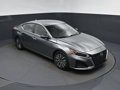 Used 2024 Nissan Altima 2.5 SV