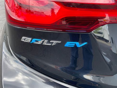 Used 2017 Chevrolet Bolt LT FWD image 39