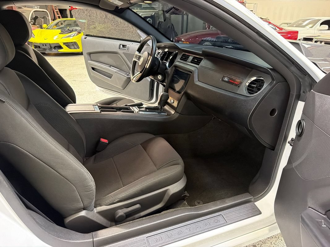 Used 2014 Ford Mustang GT RWD image 28